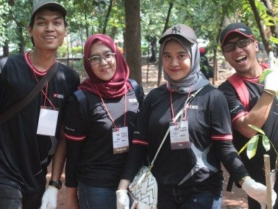 DBS Bank Indonesia Plants Thousands of Trees